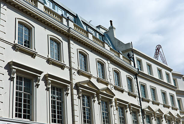 istock London Architecture: Mayfair Classic Fassade in Sunny Afternoon 185279917