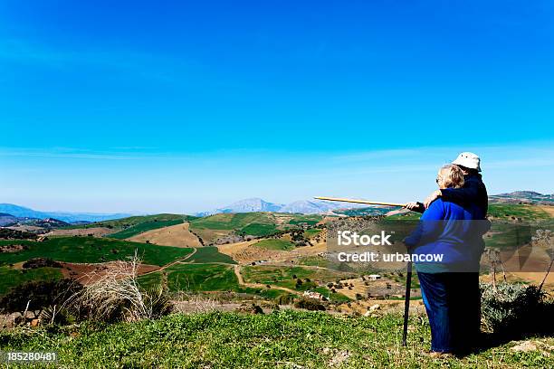 Piedi In Andalusia - Fotografie stock e altre immagini di Ambientazione esterna - Ambientazione esterna, Casa, Terza età