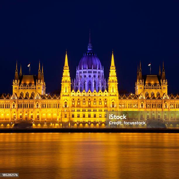 Węgierski Parlament W Nocybudapeszt - zdjęcia stockowe i więcej obrazów Architektura - Architektura, Budapeszt, Budynek parlamentu