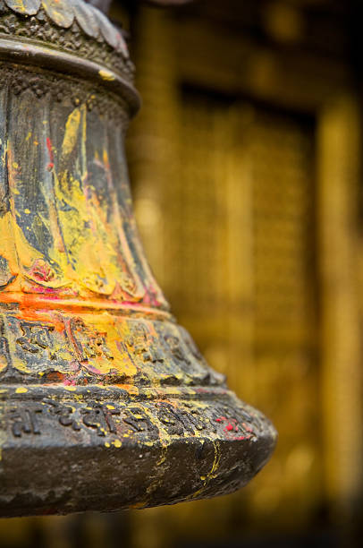 tempio indù bell - changu narayan temple foto e immagini stock