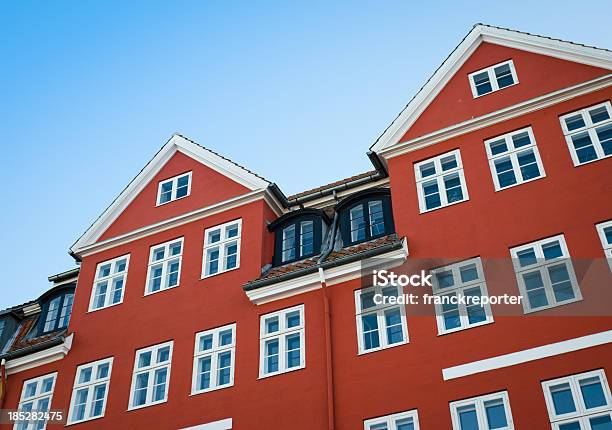 Nyhavn A Copenaghen Facciata Di Casa - Fotografie stock e altre immagini di Appartamento - Appartamento, Architettura, Blu