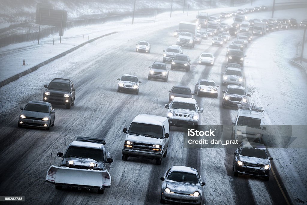 Mal tiempo de conducción - Foto de stock de Nieve libre de derechos