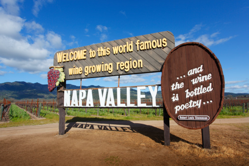 A sign welcoming visitors to the wine country of Napa Valley