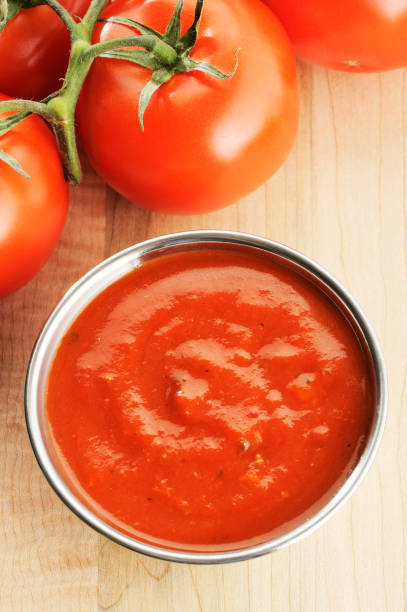 istock Tomato sauce in bowl with tomatoes 185283462