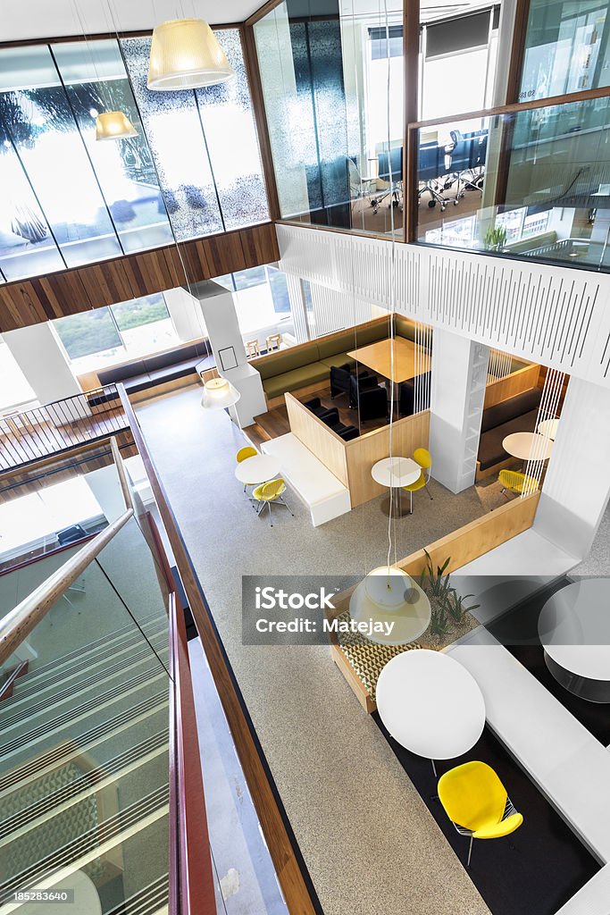 Moderno e luminoso spazio ufficio - Foto stock royalty-free di Ufficio