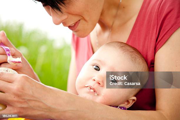 Mittagessenzeit Stockfoto und mehr Bilder von Baby - Baby, 2-5 Monate, Mahlzeit