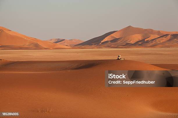 See Lonesome In Der Wüste Stockfoto und mehr Bilder von Abenteuer - Abenteuer, Arabien, Camping