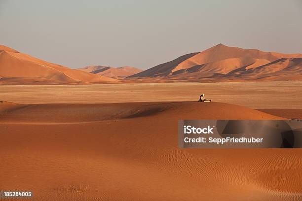 Nel Deserto Lonesome - Fotografie stock e altre immagini di Arabia - Arabia, Avventura, Campeggiare