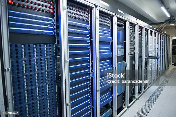 Hitech Data Center - Fotografias de stock e mais imagens de Backup - Backup, Sala de Armazenamento, Supercomputador