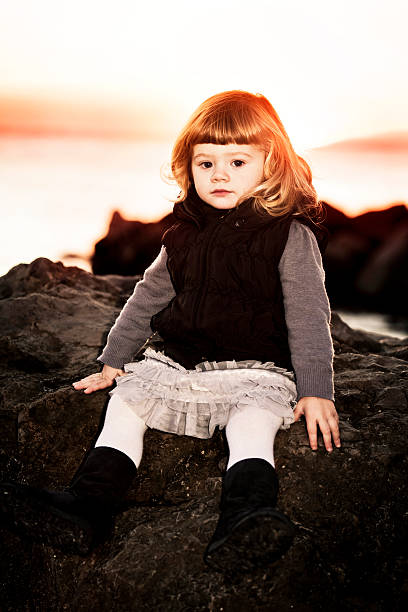 istock Little girl on the beach 185285760