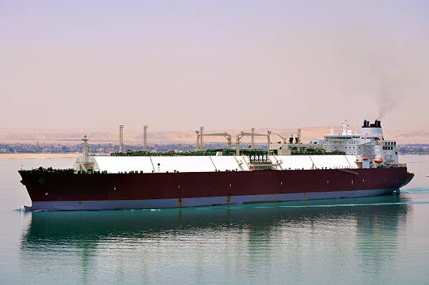 istock Shipping industry - LNG Tanker 185285811