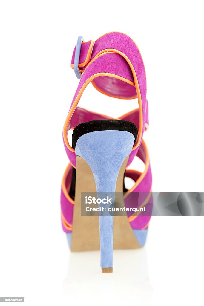 Модные сандалии на высоком каблуке в fancy цвета - Стоковые фото Бархат роялти-фри