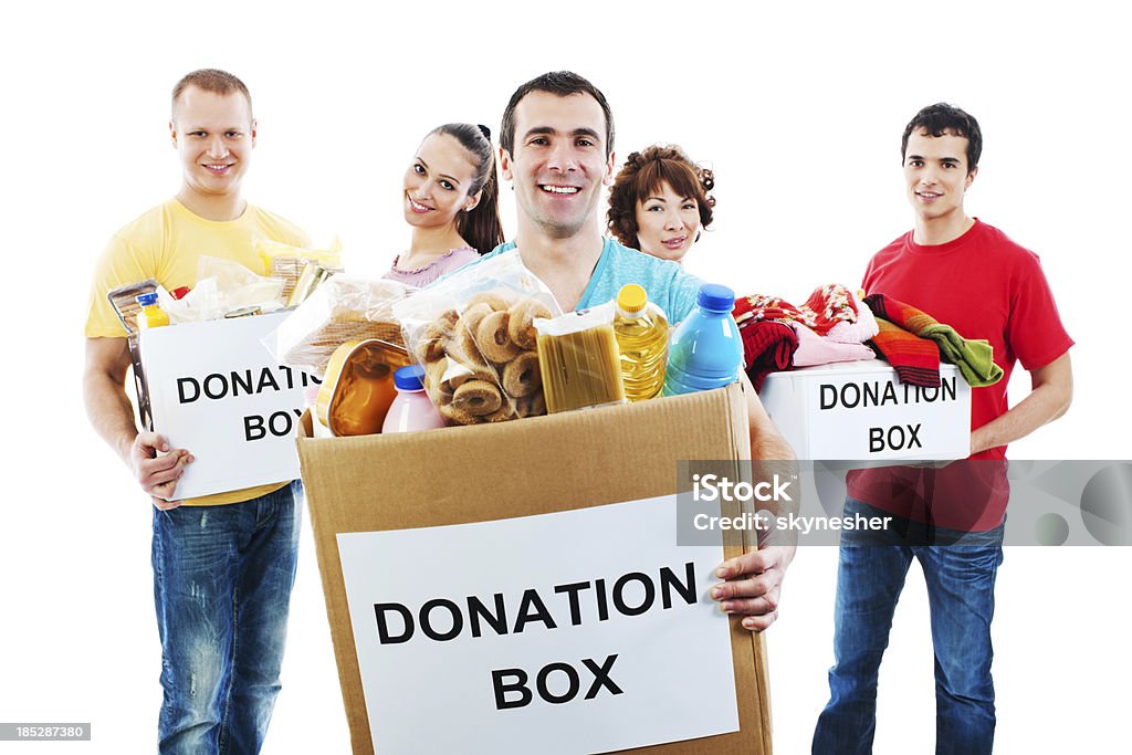 Grupo de voluntarios con cajas de donación de retención. - Foto de stock de Fondo blanco libre de derechos