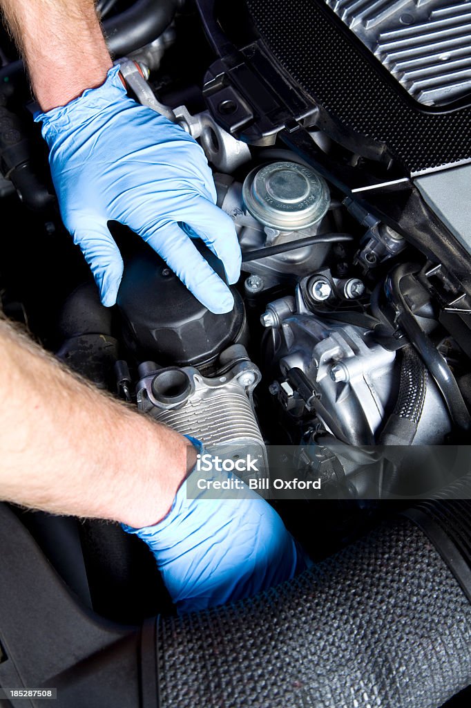 Auto reparación - Foto de stock de Agarrar libre de derechos