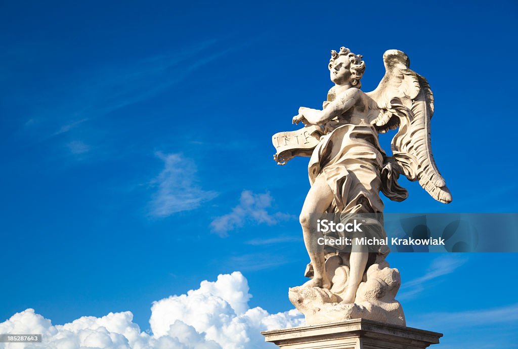Starożytny Anioł rzeźby w Sant'Angelo Most w Rzymie - Zbiór zdjęć royalty-free (Anioł)