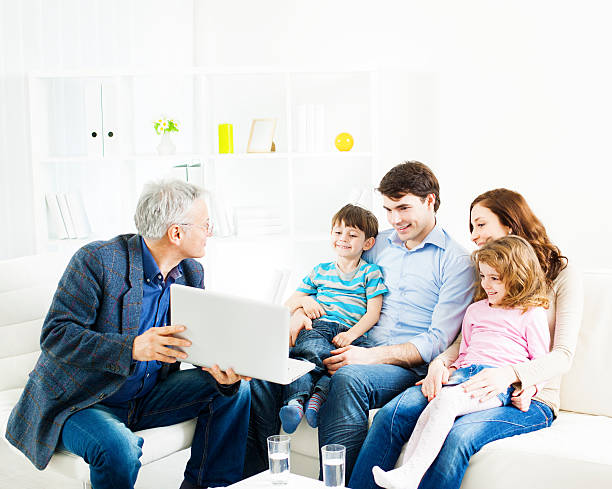 istock Family Meeting With Financial Advisor 185287692