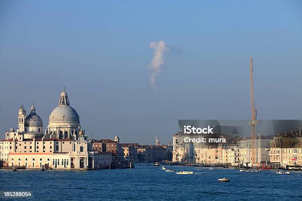 Canal Grande De Manhã - Fotografias de stock e mais imagens de Ao Ar Livre - Ao Ar Livre, Arquitetura, Basílica