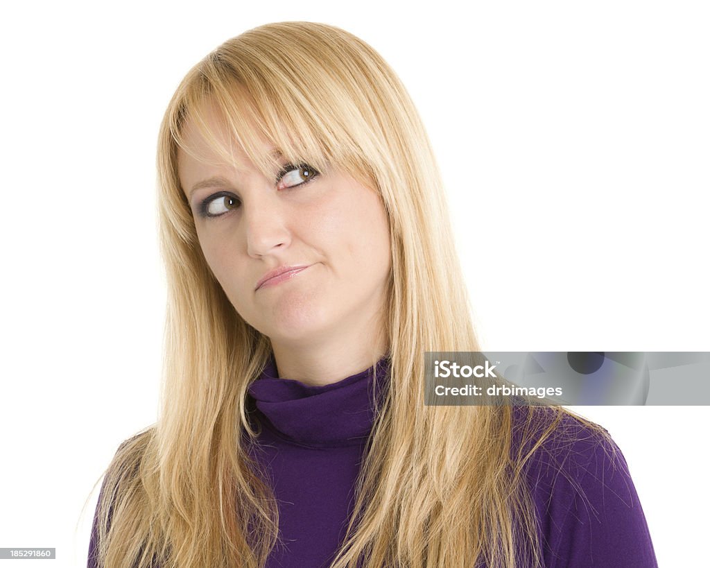 Mujer mirando lejos pensamiento - Foto de stock de Flequillo libre de derechos