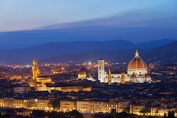 istock Santa Maria del Fiore, the Florence Duomo at sunset 185292803