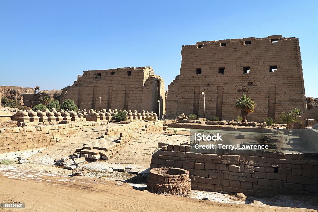 Antiga acoplar e primeiro Pylon, Karnak Templo de Luxor Egipto - Royalty-free Templos de Karnak Foto de stock