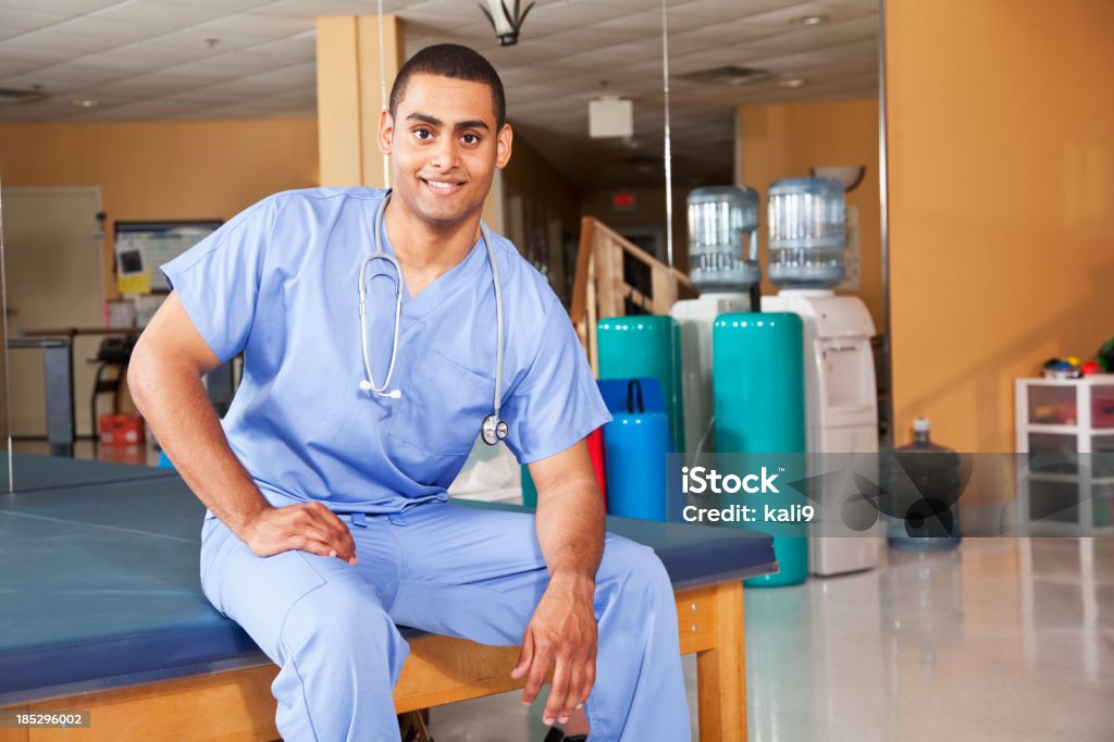 Healthcare Arbeiter in Physiotherapie clinic - Lizenzfrei Berufliche Beschäftigung Stock-Foto