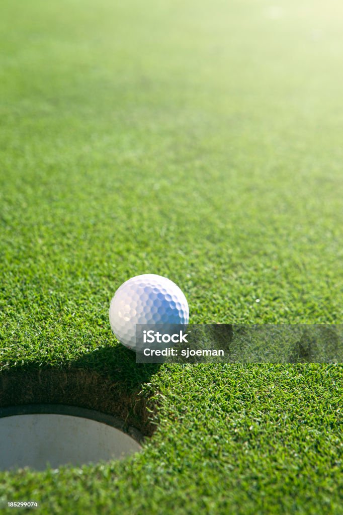 Golfball 가까운 호울 - 로열티 프리 골프공 스톡 사진