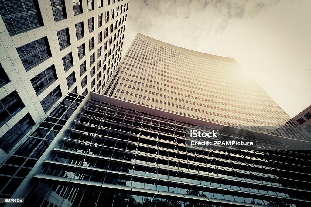 Futuristico office building - Foto stock royalty-free di Acciaio