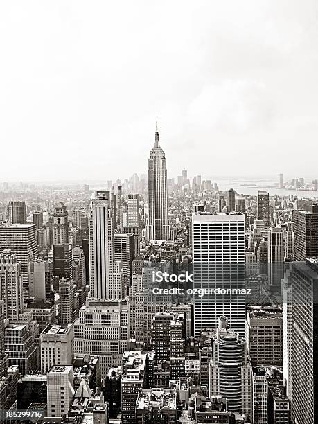 Manhattan - zdjęcia stockowe i więcej obrazów Nowy Jork - Nowy Jork, Czarno biały, Panorama miasta