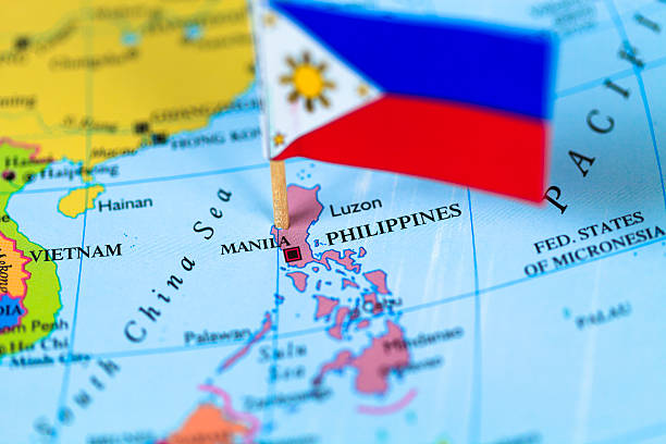 bandera y mapa de filipinas - philippines fotografías e imágenes de stock