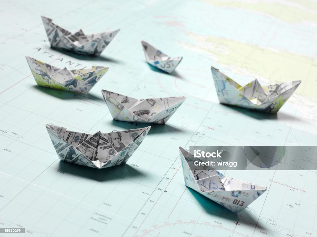 항해도 있는 종이접기 보트 - 로열티 프리 0명 스톡 사진