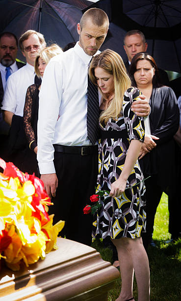 istock Couple at a Funeral 185304169