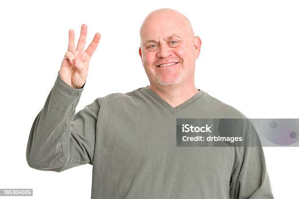 Lächelnder Mann Zeigt Fünf Finger Stockfoto und mehr Bilder von Männer - Männer, Langärmlig, Shirt