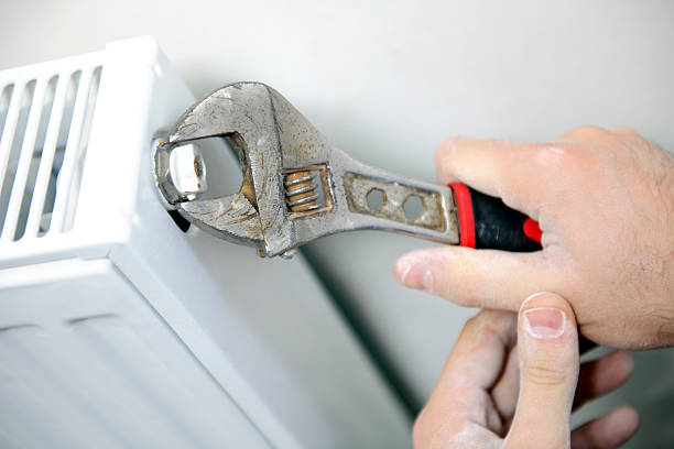 istock tightening the screw 185305057