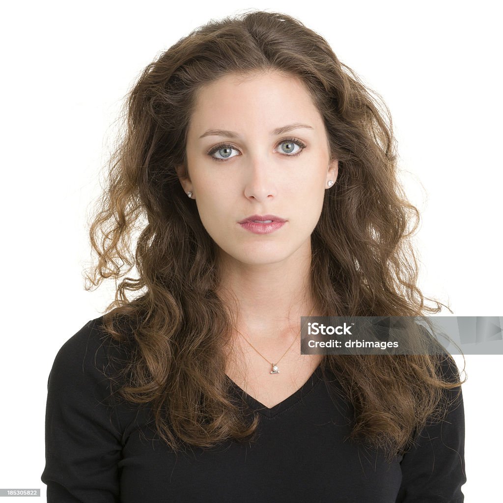 Молодая женщина Непроницаемое лицо Портрет - Стоковые фото Белый фон роялти-фри