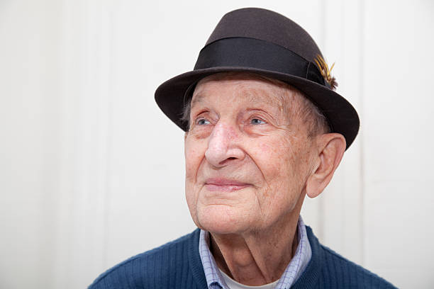 istock Senior male portrait 90 years old with hat 185306164