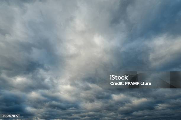 Enturbiamiento Foto de stock y más banco de imágenes de Aire libre - Aire libre, Belleza de la naturaleza, Blanco - Color