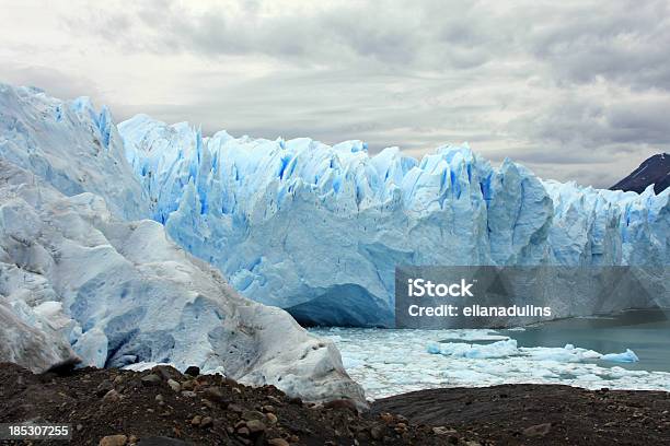 Photo libre de droit de Grotte De Glace banque d'images et plus d'images libres de droit de Argentine - Argentine, Destination de voyage, Glace