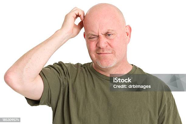 Confuso Homem Coçar A Cabeça - Fotografias de stock e mais imagens de Coçar a cabeça - Coçar a cabeça, Homens, Confusão