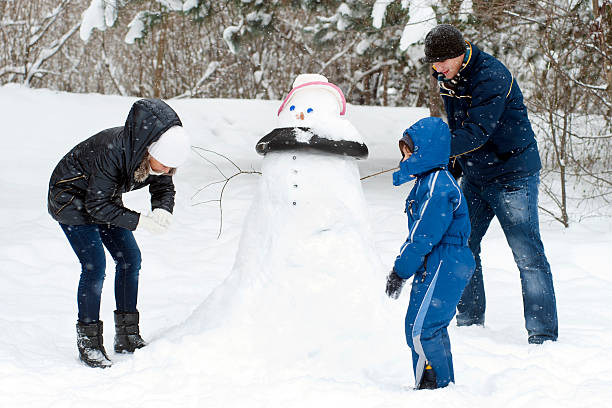 istock Family in winter 185309864