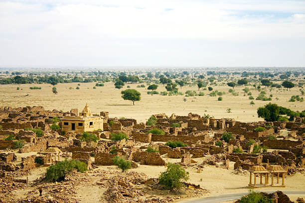 ruines de kuldhara village - thar desert photos et images de collection