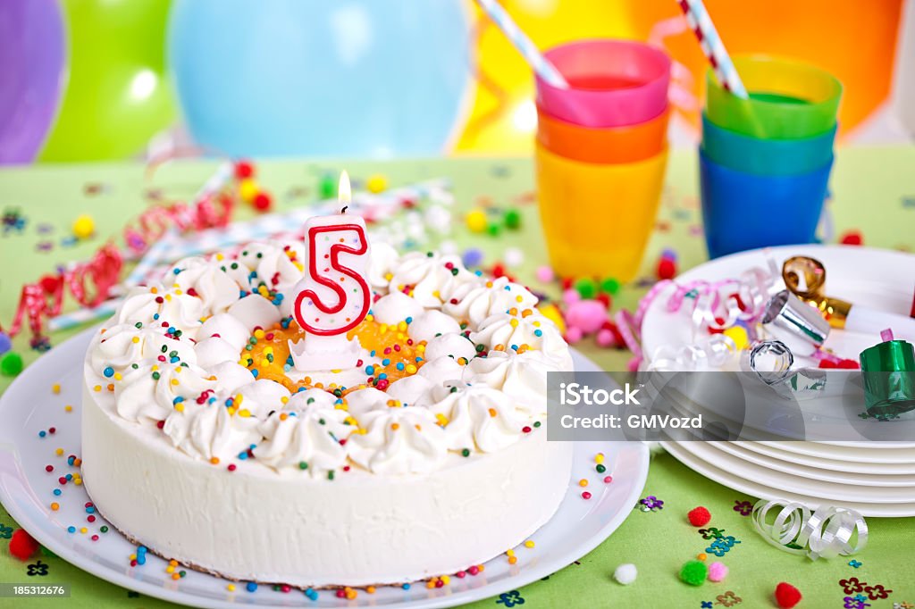 Torta di compleanno - Foto stock royalty-free di 4-5 anni