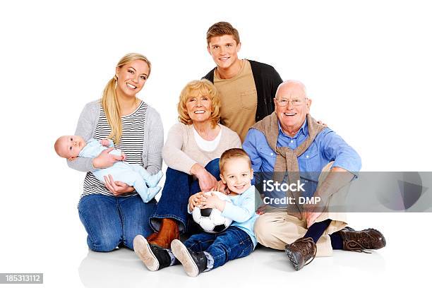 세로는 아름다운 부품군 앉아 바닥용 다세대 가족에 대한 스톡 사진 및 기타 이미지 - 다세대 가족, 컷아웃, 가족
