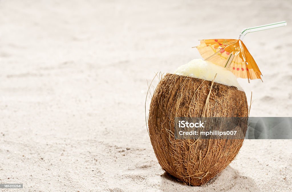 Piña Colada - Foto de stock de Coco - Fruta tropical libre de derechos