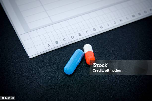 Médico De Receta Foto de stock y más banco de imágenes de Adicción - Adicción, Amarillo - Color, Antibiótico