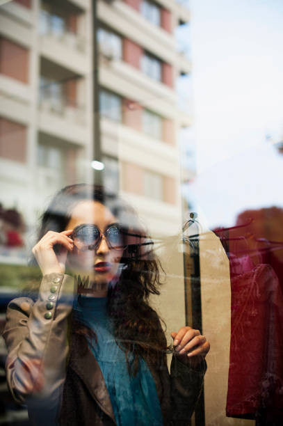 istock Beautful Lady in the Store 185317139