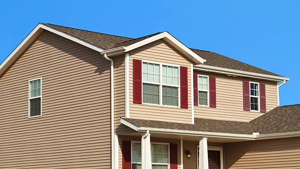 istock New home construction,showing siding,roof,and gutters 185318835
