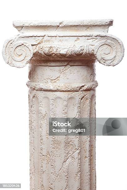 Aislado Columna En Blanco Xxxl Foto de stock y más banco de imágenes de Columna arquitectónica - Columna arquitectónica, Grecia - Europa del sur, Cultura griega