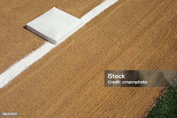 Foto de Basebolprimeira Base e mais fotos de stock de Campo de Basebol - Campo de Basebol, Linha de Base, Beisebol