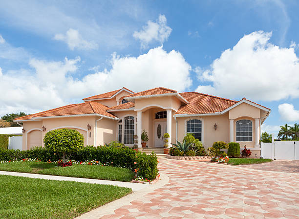 Beautiful House in Florida "Beautiful, luxurious House with nice landscaping  in Florida" southern usa stock pictures, royalty-free photos & images