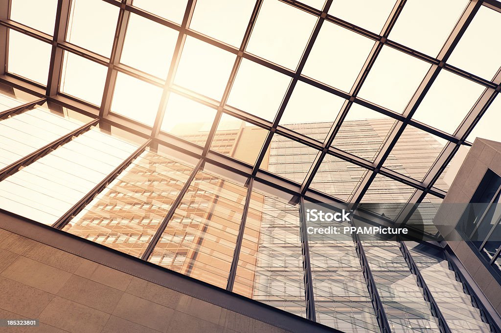 Aço e vidro do edifício - Foto de stock de Arquitetura royalty-free